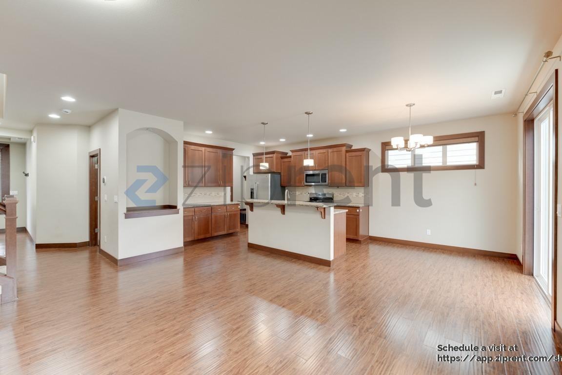 1207 145th St Sw #1 - Photo 5 of 29