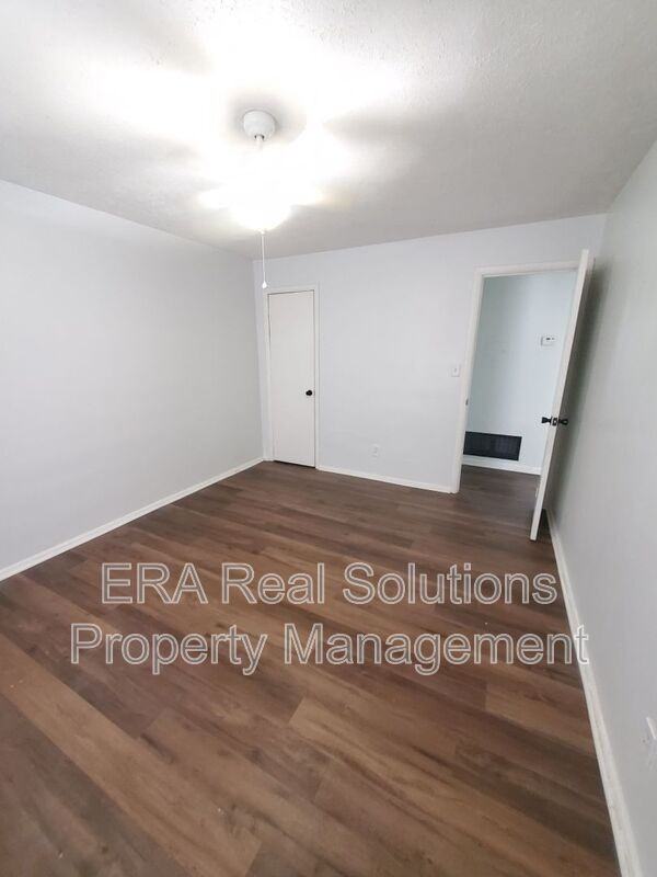 1614 Republic Ave #C - Photo 6 of 7