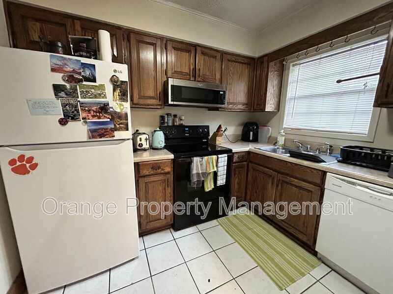 1108 Tiger Blvd #112 - Photo 4 of 10