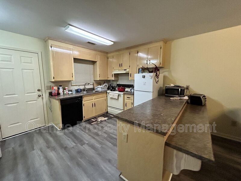 204 Calhoun Street #13 - Photo 4 of 11