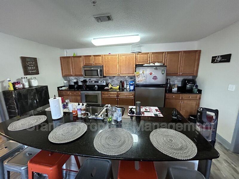 1611 Muscovy Way - Photo 4 of 15