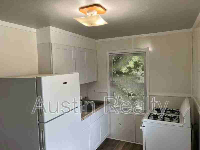 8836 Graceland Avenue - Photo 2 of 6