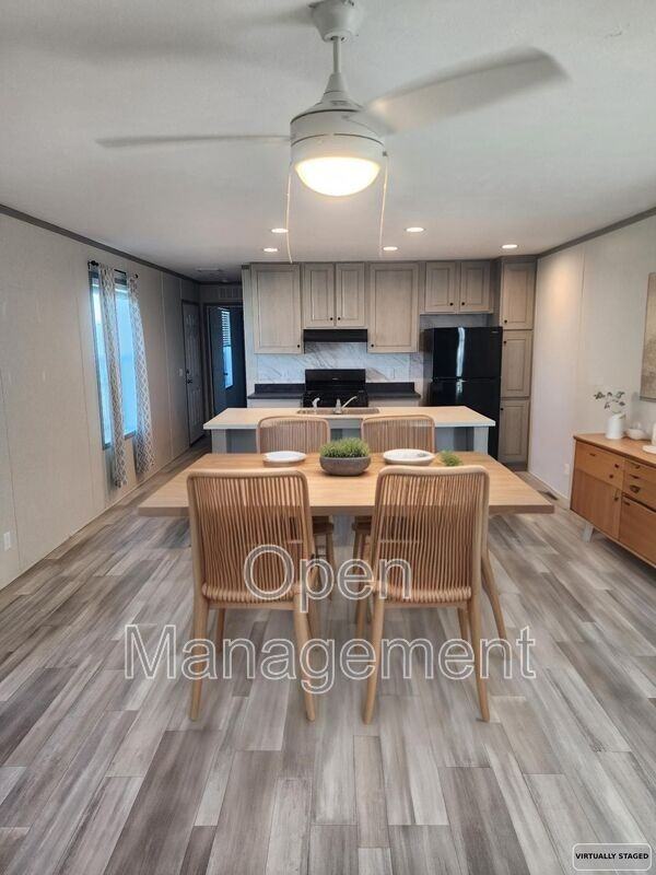 511 East 1st Street - Photo 3 of 10