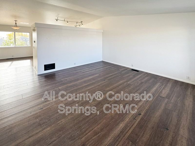 5942 Vallecito Dr - Photo 3 of 32