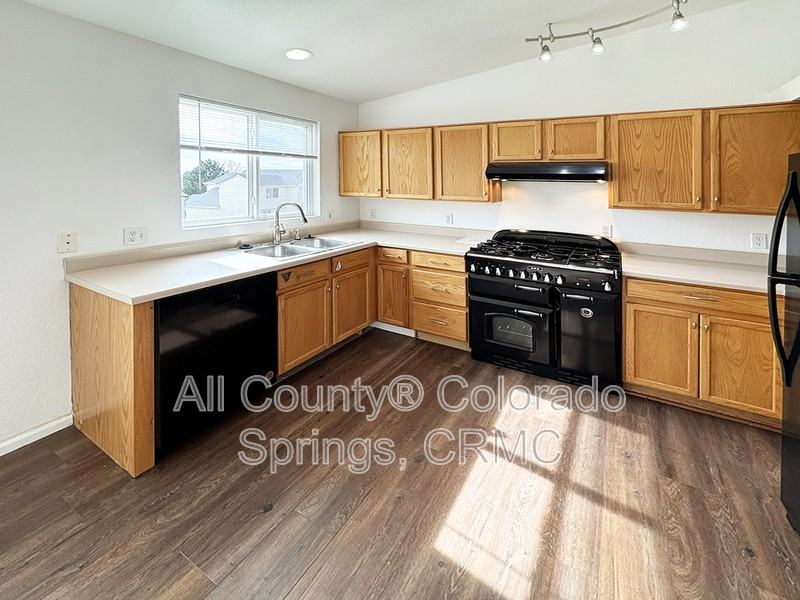 5942 Vallecito Dr - Photo 6 of 32