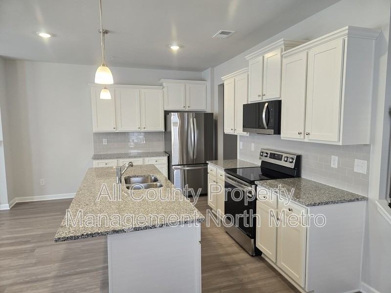 438 Lanier Cir - Photo 7 of 21