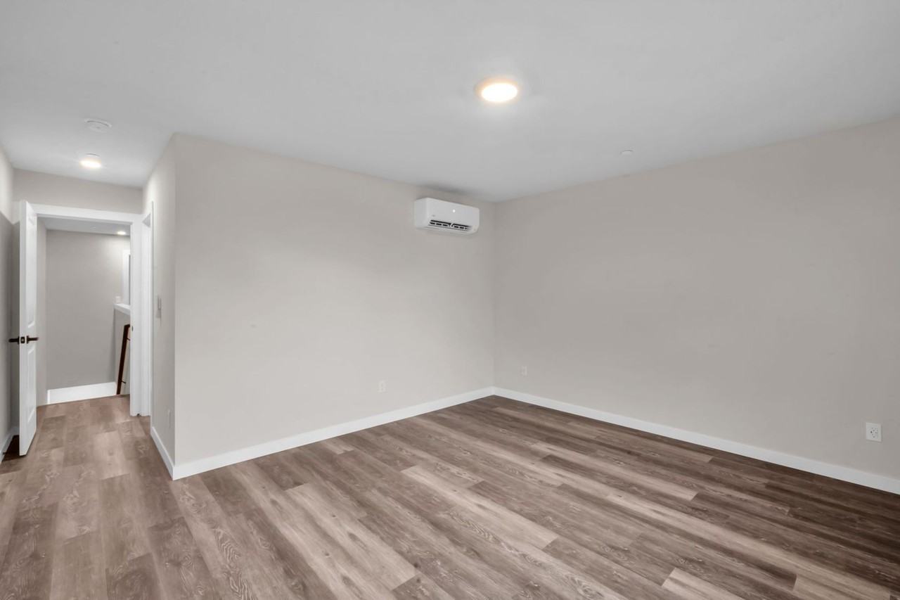 15613 Admiralty Way #B2 - Photo 7 of 26