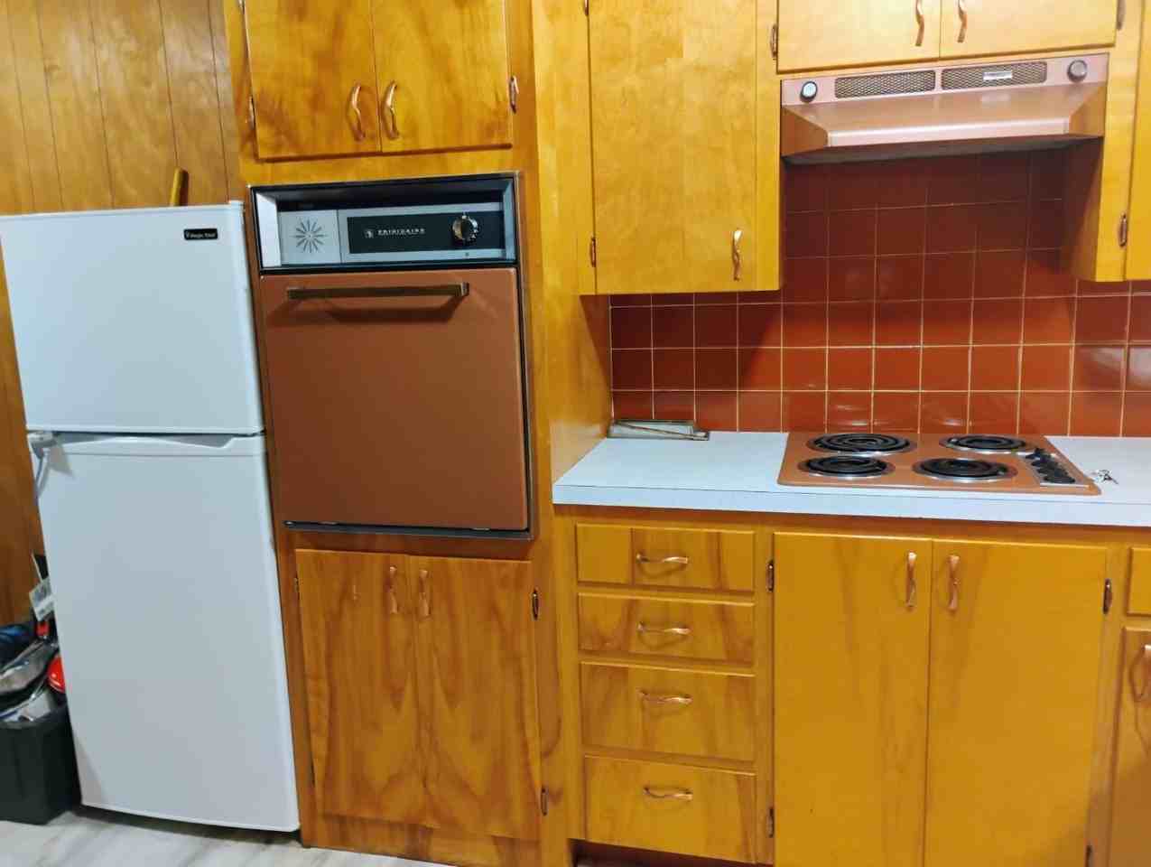 955 6th Ave E - Photo 3 of 10