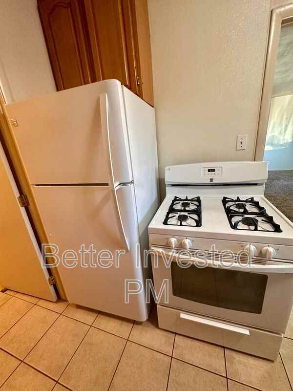 216 Ford St #10 - Photo 3 of 16