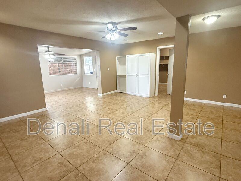 348 E 8th Dr - Photo 3 of 23