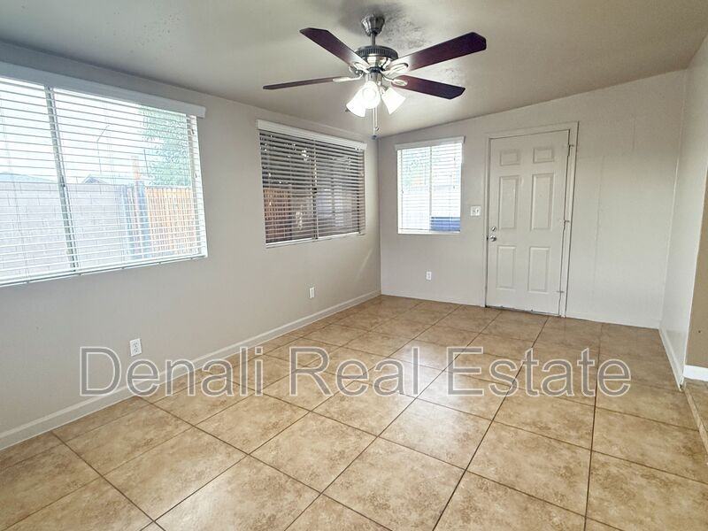 348 E 8th Dr - Photo 6 of 23