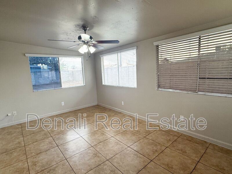 348 E 8th Dr - Photo 7 of 23