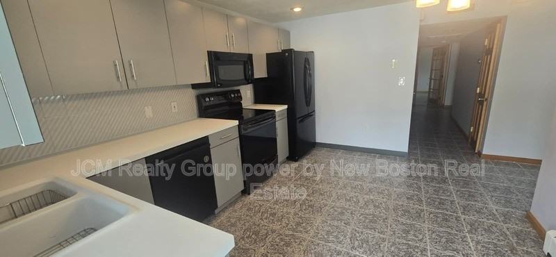 120 Savage Street #1-1stFL - Photo 3 of 27