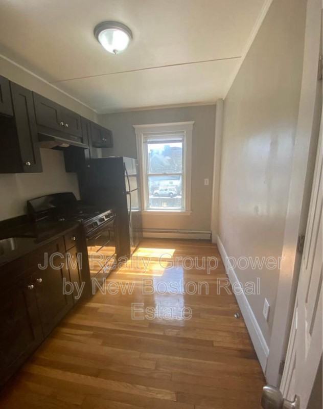 23 Mall Street - Photo 2 of 26