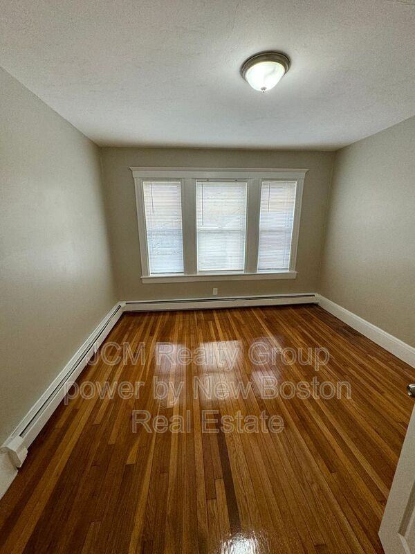 23 Mall Street - Photo 6 of 26