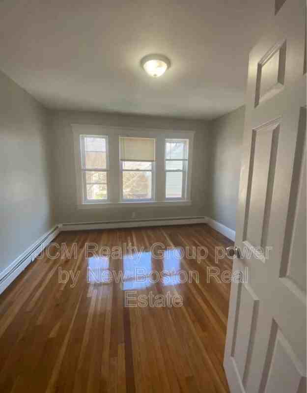 23 Mall Street - Photo 7 of 26