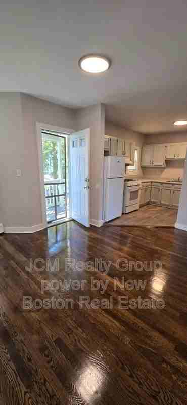 95 Willowwood Street #6-3rdFL - Photo 4 of 35