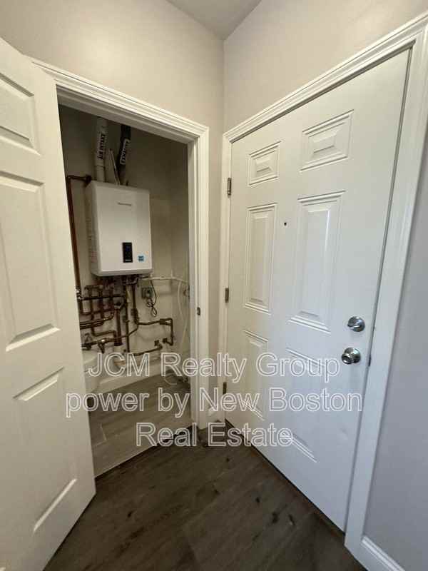 191 North Common Street - Photo 4 of 16