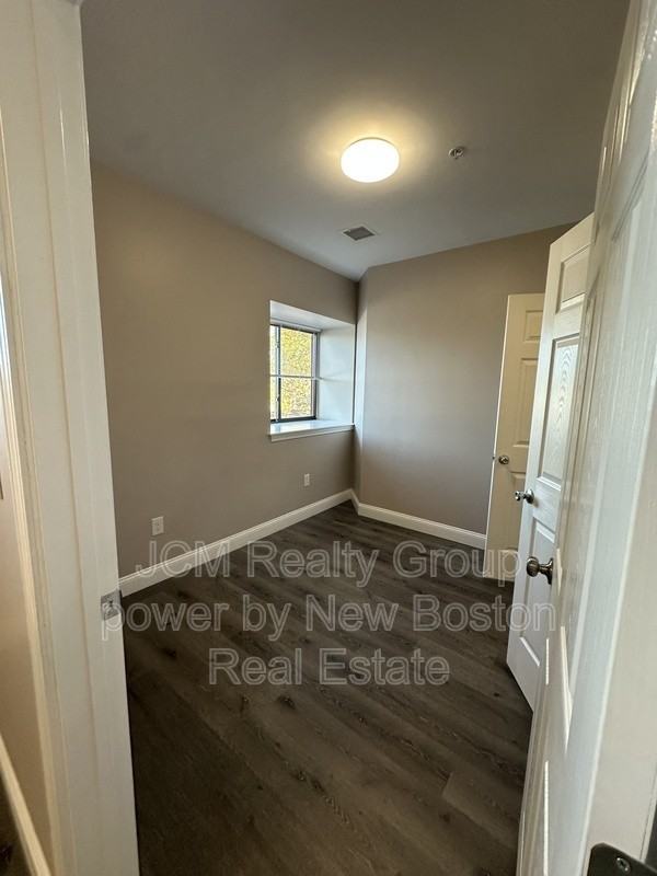 191 North Common Street - Photo 6 of 16