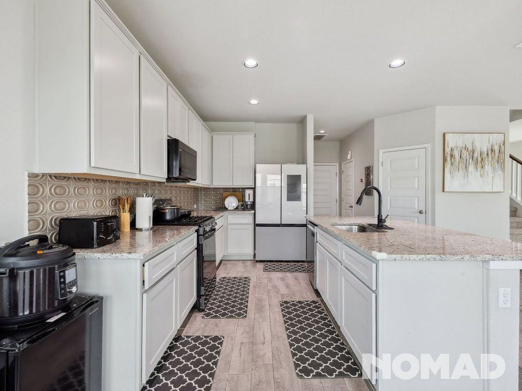 101 Crescent Street - Photo 7 of 27