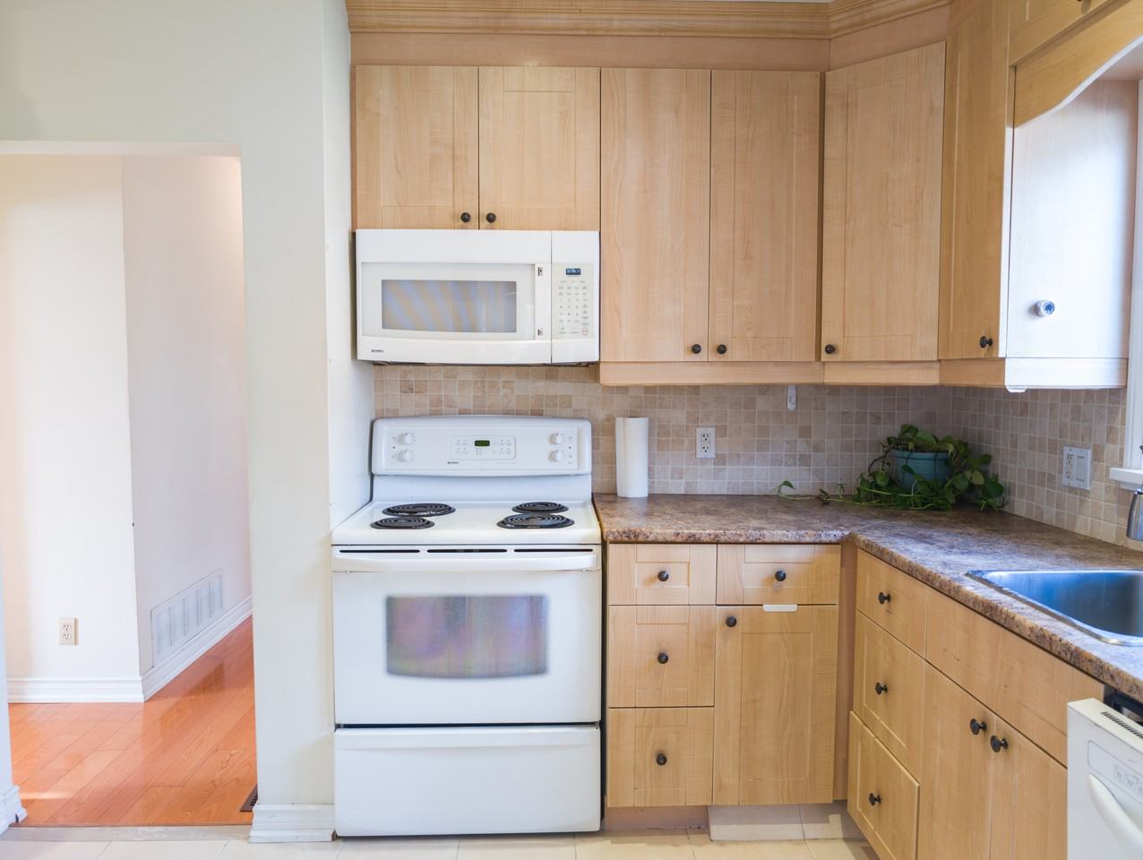 27 Beacham Crescent - Photo 4 of 31