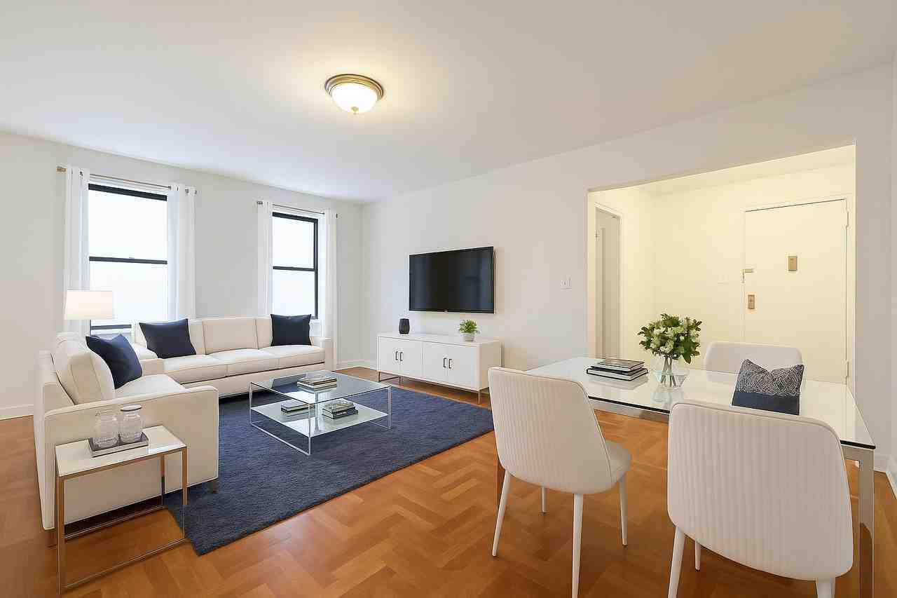 44 Bennett Avenue #5C