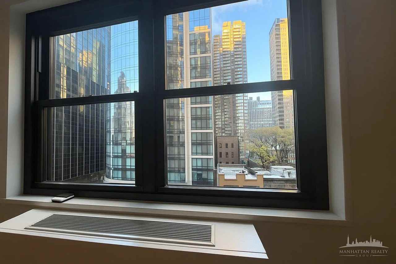 East 39th Street #7K - Photo 6 of 12