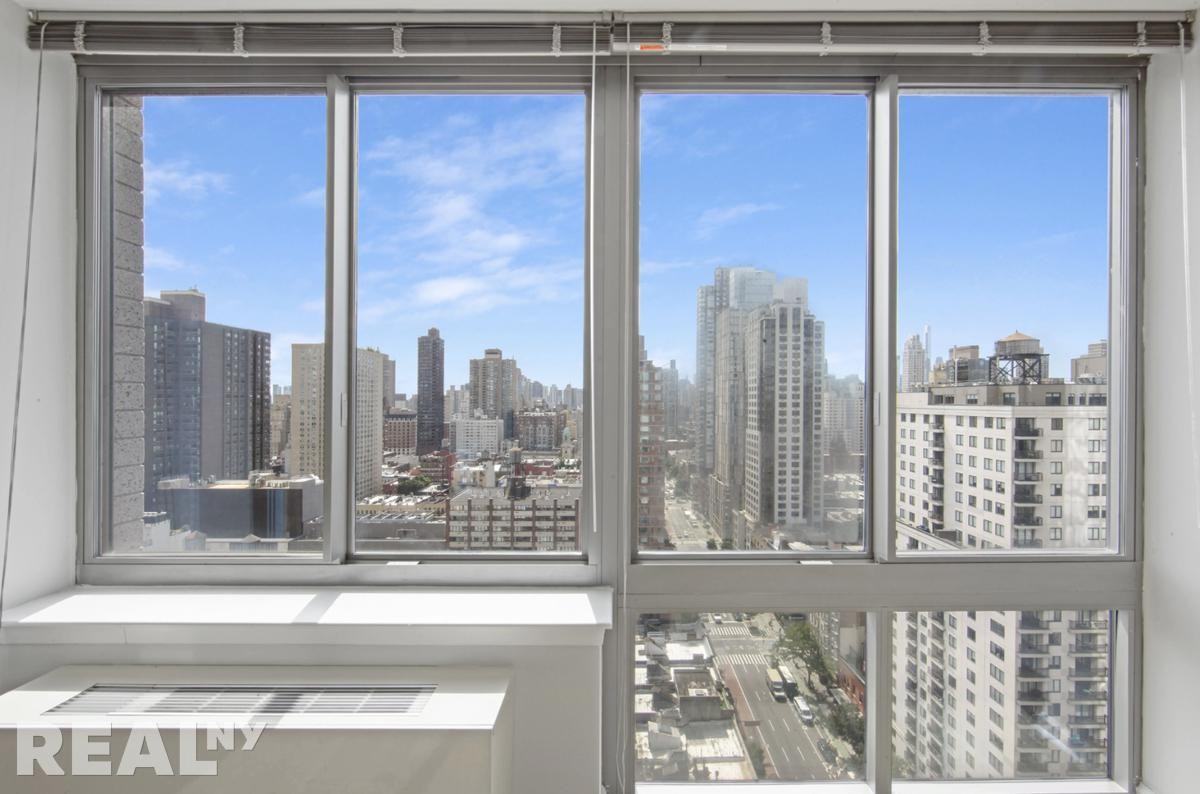 East 92nd Street #31D - Photo 5 of 6