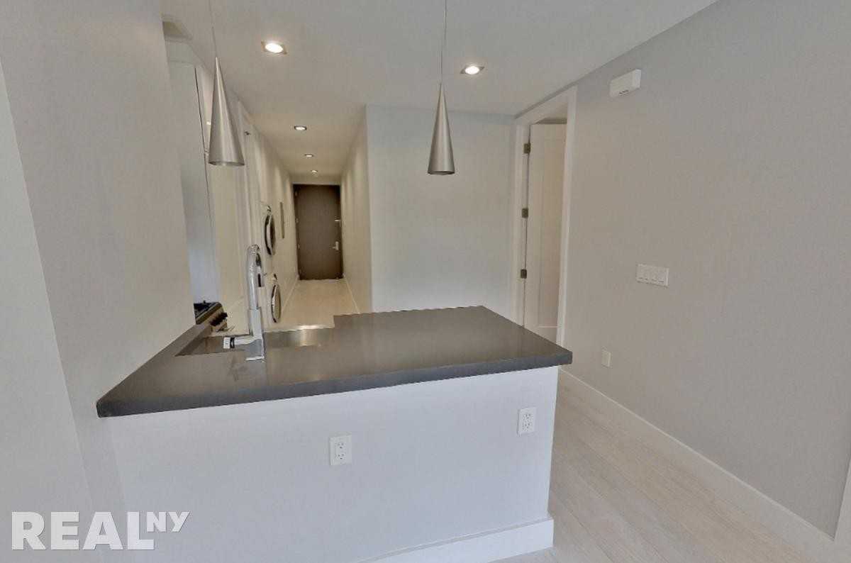 Stanton Street #5ES - Photo 2 of 4