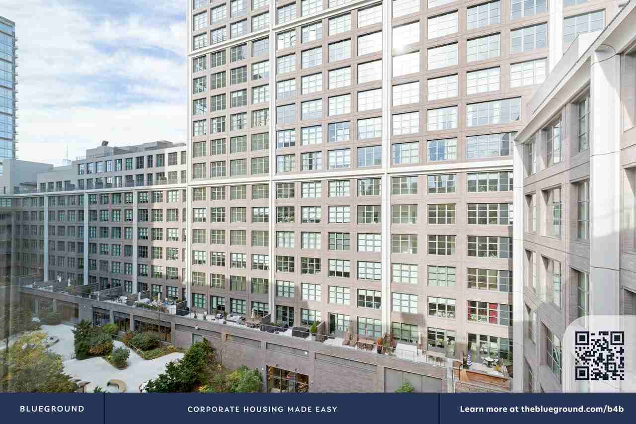 135 York St #2166 - Photo 5 of 35