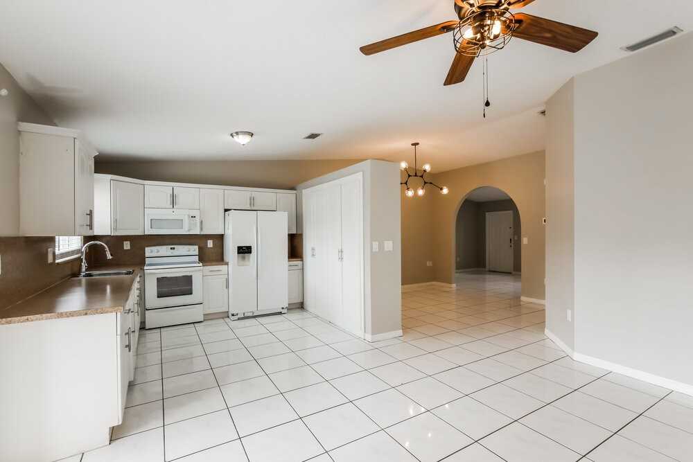 15142 Sw 171st St - Photo 7 of 16