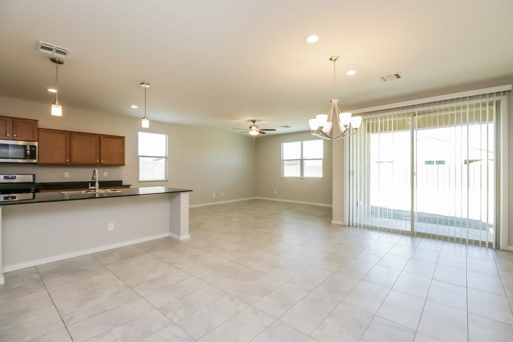 654 West Glen Canyon Drive - Photo 5 of 16