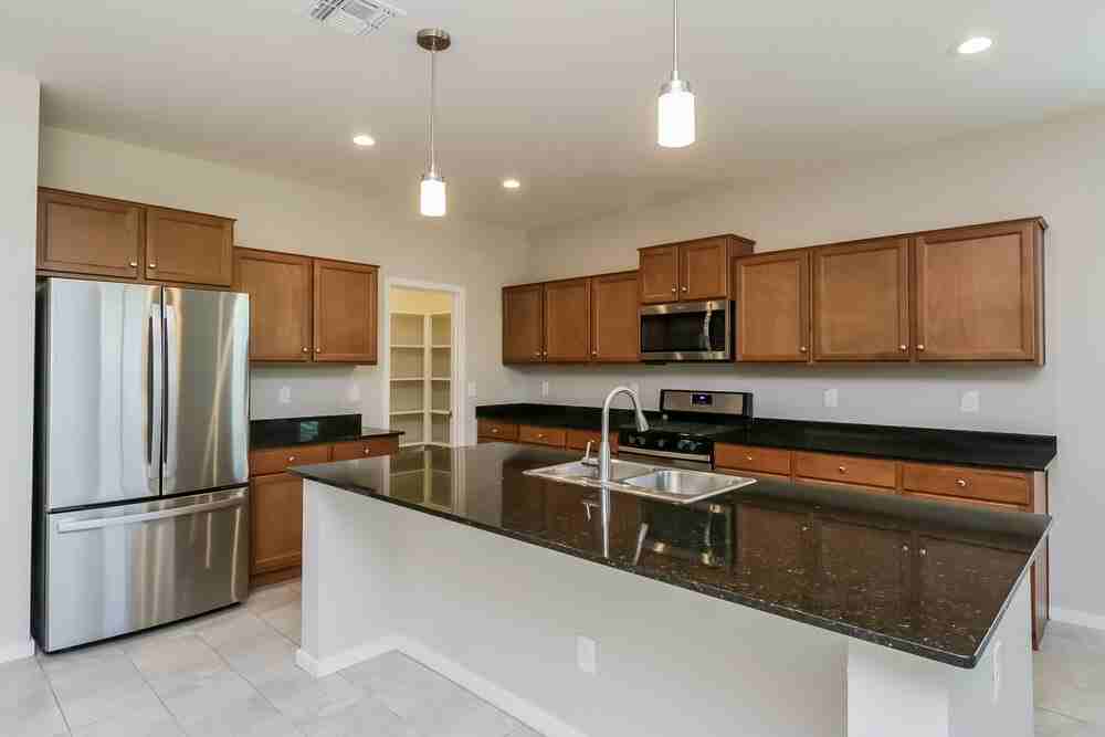 654 West Glen Canyon Drive - Photo 7 of 16