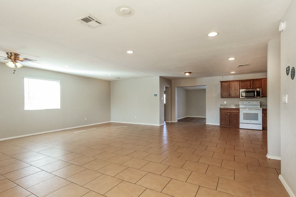 6850 W Coolidge St - Photo 4 of 16