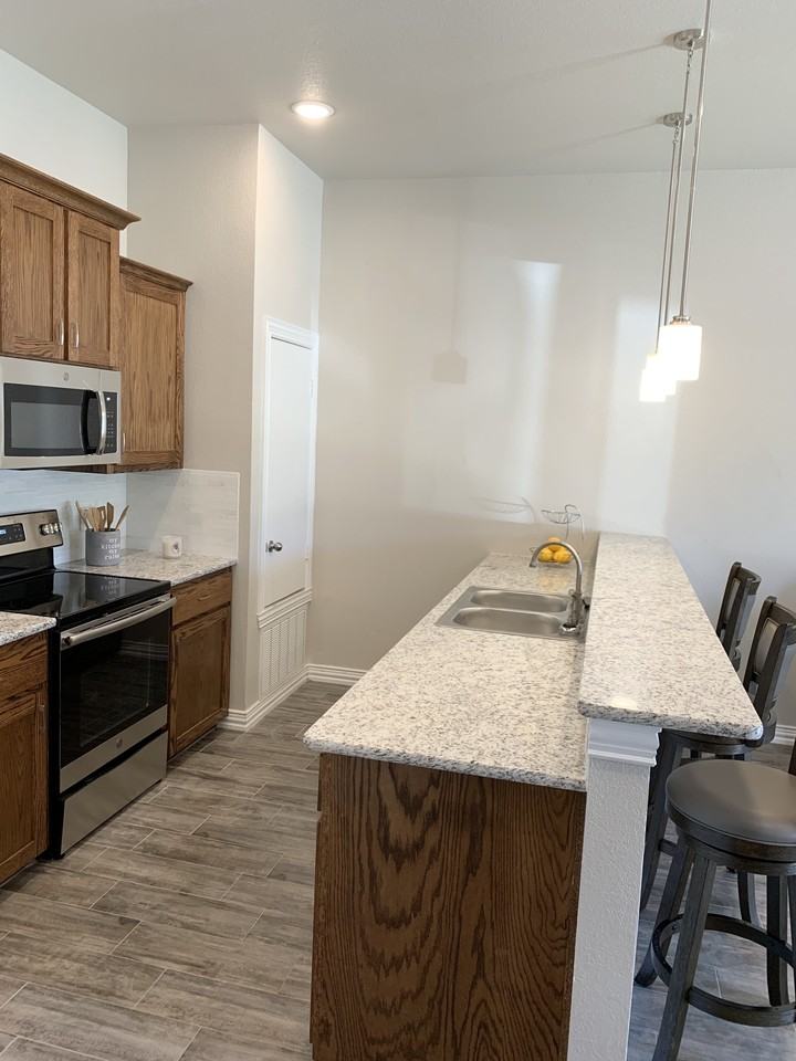 3317 Berkshire Drive - Photo 5 of 8