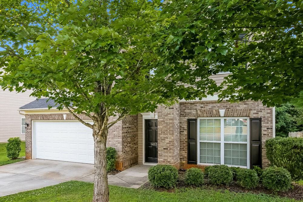 1413 Moss Creek Dr - Photo 4 of 17