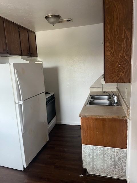 512 West Green Avenue - Photo 5 of 9