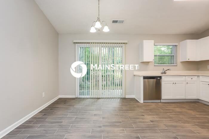 819 Martin Rd - Photo 4 of 19