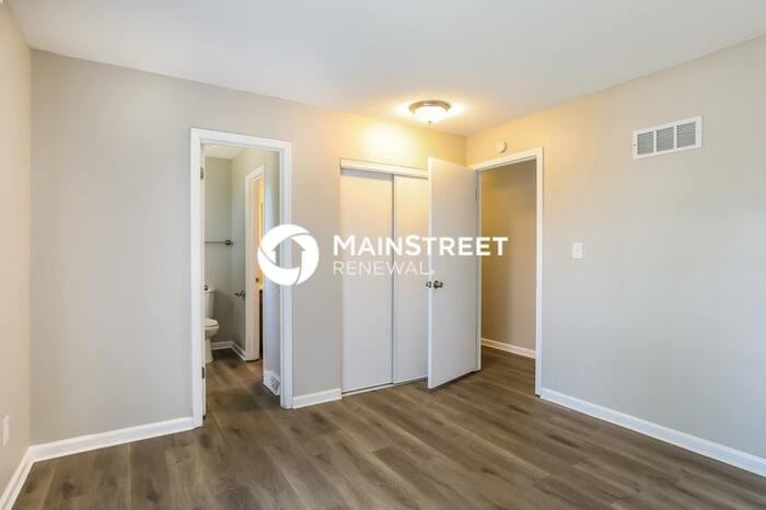 19801 E Millhaven St - Photo 5 of 17