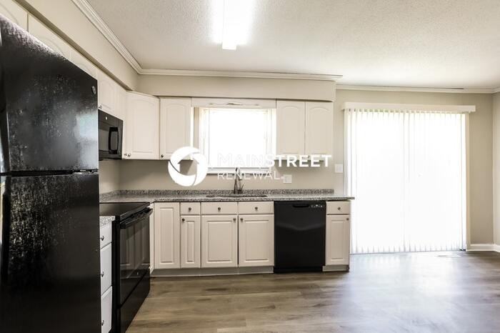 19801 E Millhaven St - Photo 7 of 17