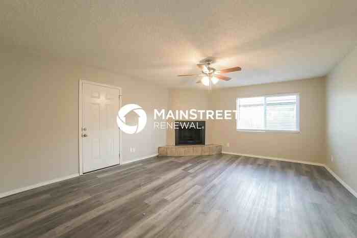 4506 W Edgemont Ave - Photo 2 of 16