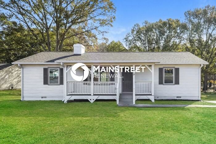 219 Deerfield Dr - Photo 2 of 16