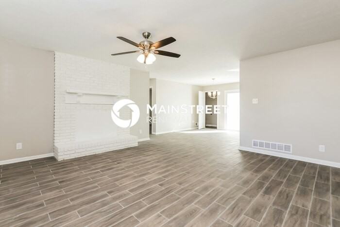 219 Deerfield Dr - Photo 5 of 16