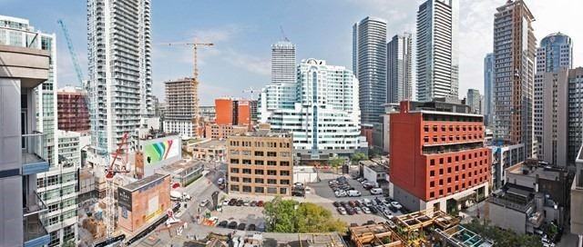 270 Wellington Street West #PH22 - Photo 7 of 15