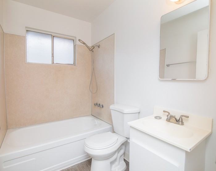 10242 South White Rock Road - Photo 7 of 10