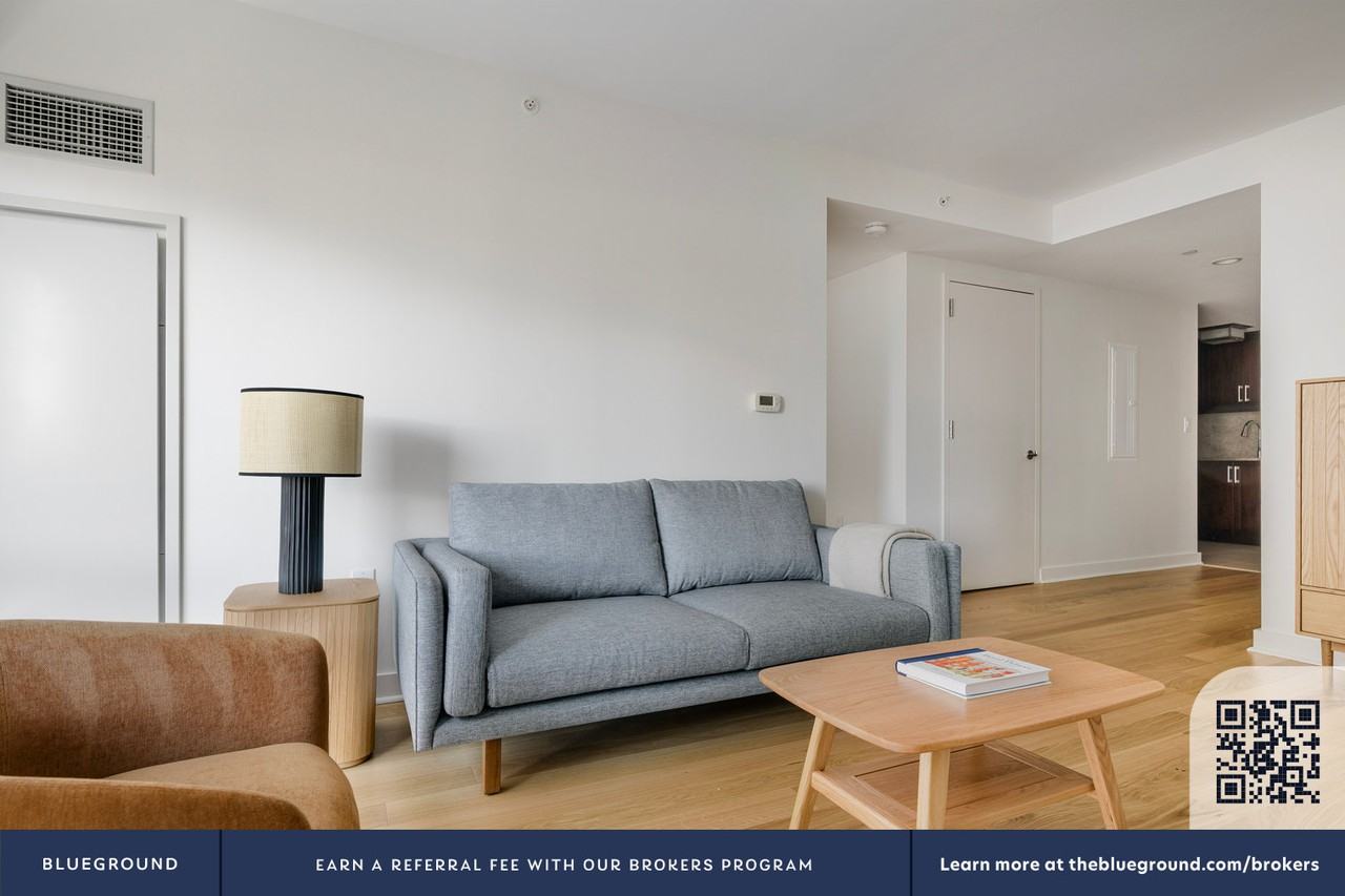 135 Clarendon Street - Photo 5 of 30