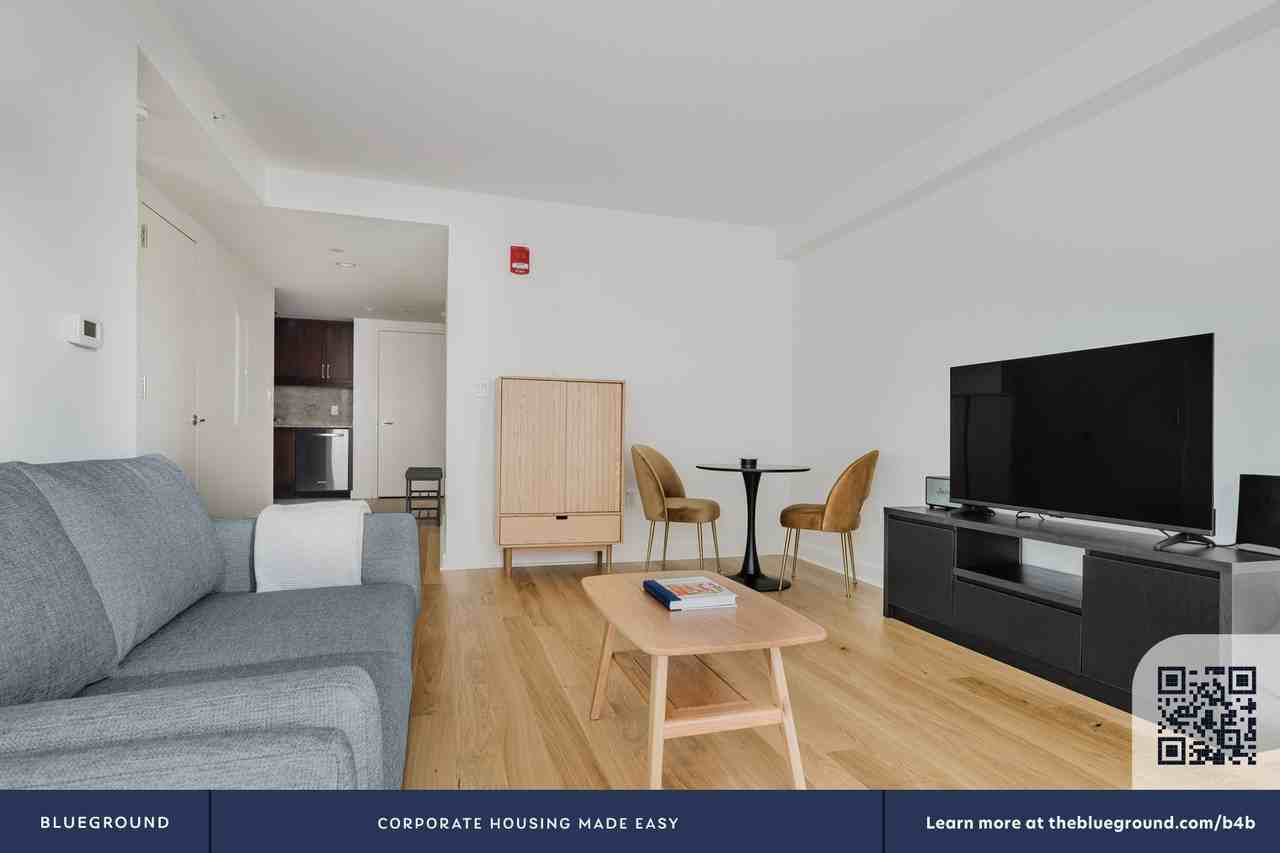 135 Clarendon Street - Photo 6 of 30