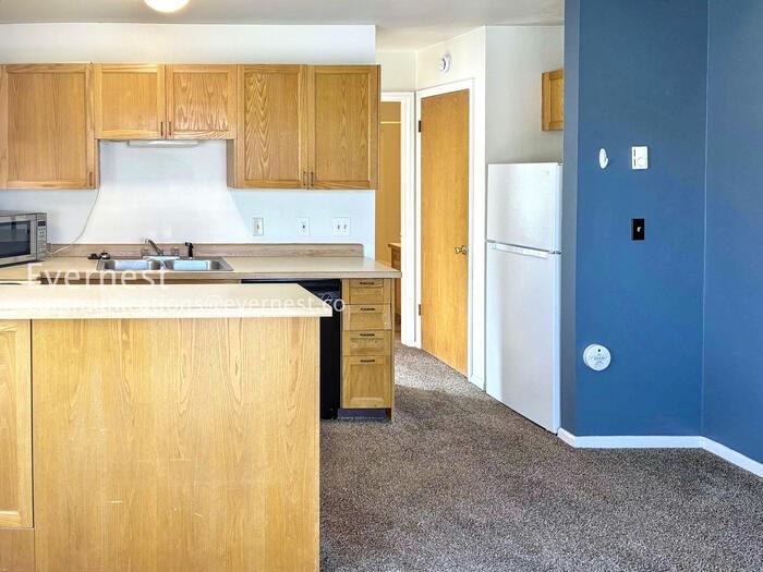 1812 17th St #103 - Photo 5 of 18