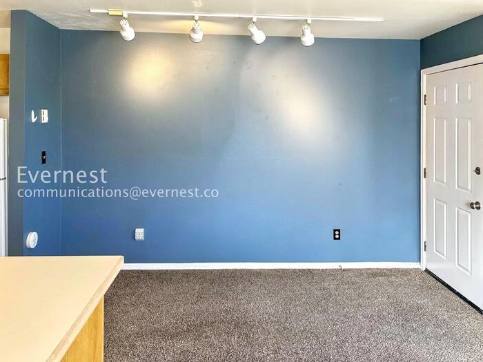 1812 17th St #103 - Photo 4 of 18