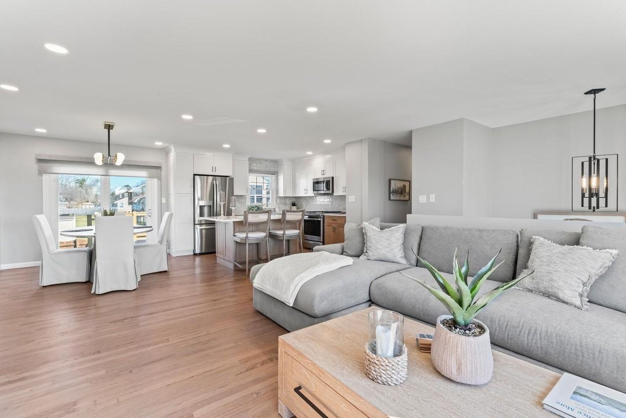 445 S Riverside Dr #1351975P - Photo 2 of 30